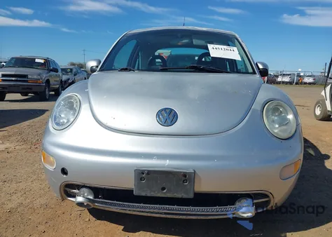2001 Volkswagen New Beetle Gls z USA, uszkodzony, nr VIN 3VWCK21C91M462421